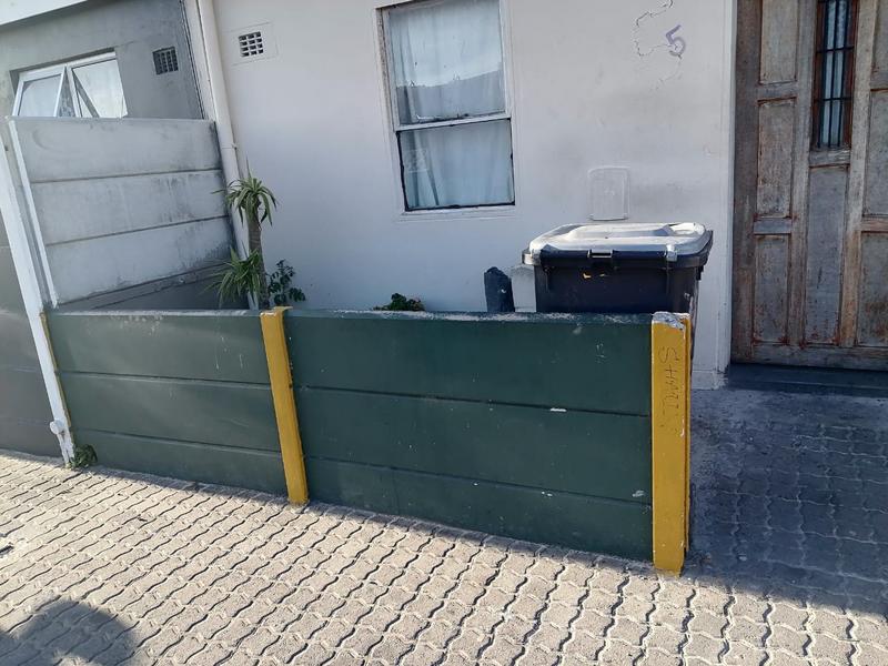 2 Bedroom Property for Sale in Pelikan Park Western Cape